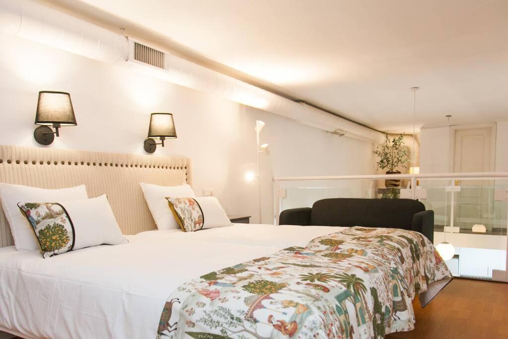 Idyllic & Loveliest With Patio.private Parking Appartement