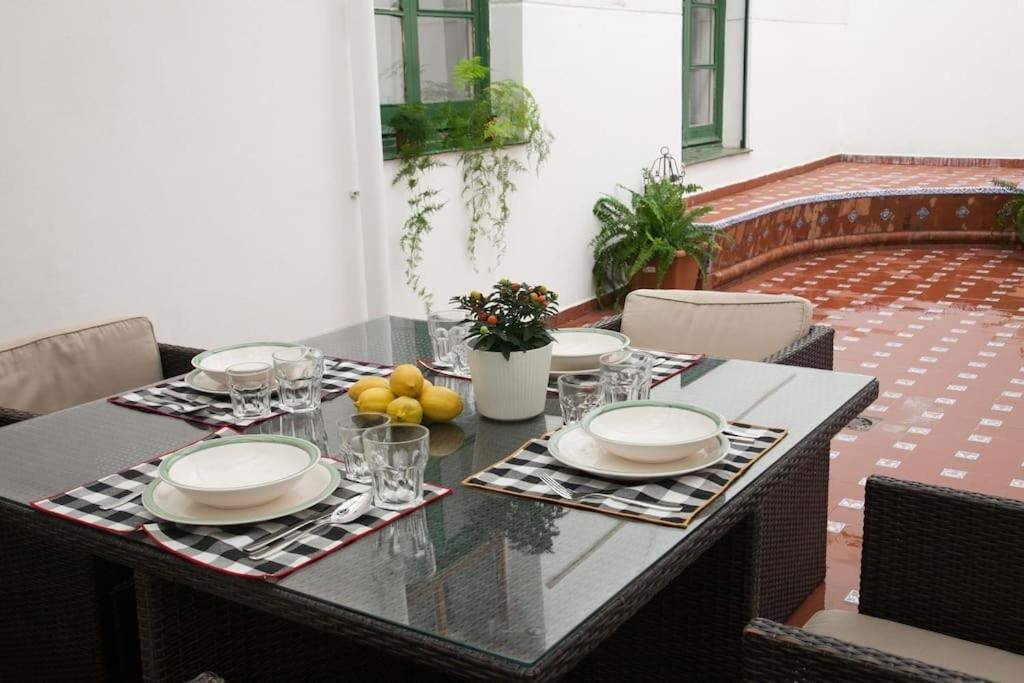 Idyllic & Loveliest With Patio.private Parking Séville