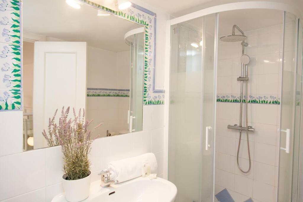 Idyllic & Loveliest With Patio.private Parking Appartement Séville